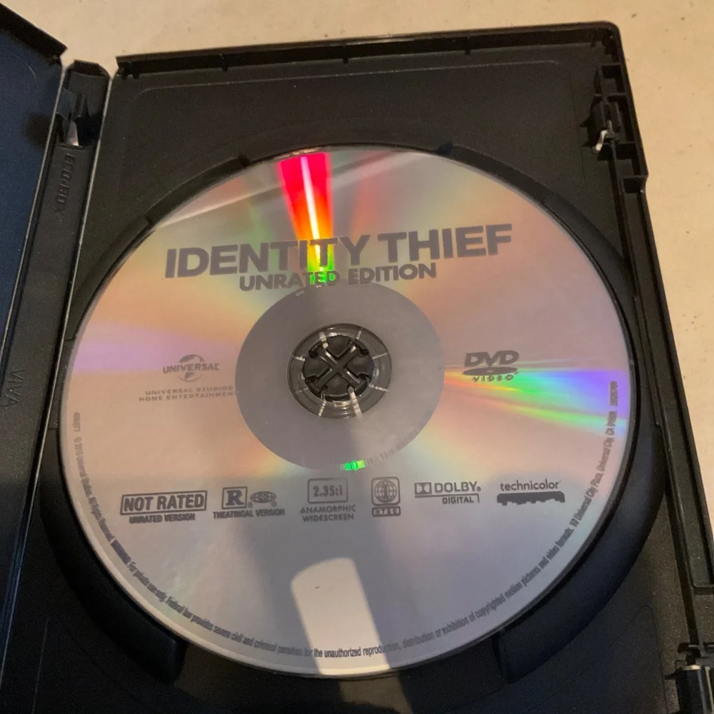 DVD - Identity Theft. V73